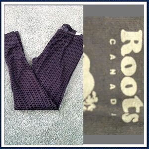 “Roots Canada” Gray Chevron Print Knit Leggings